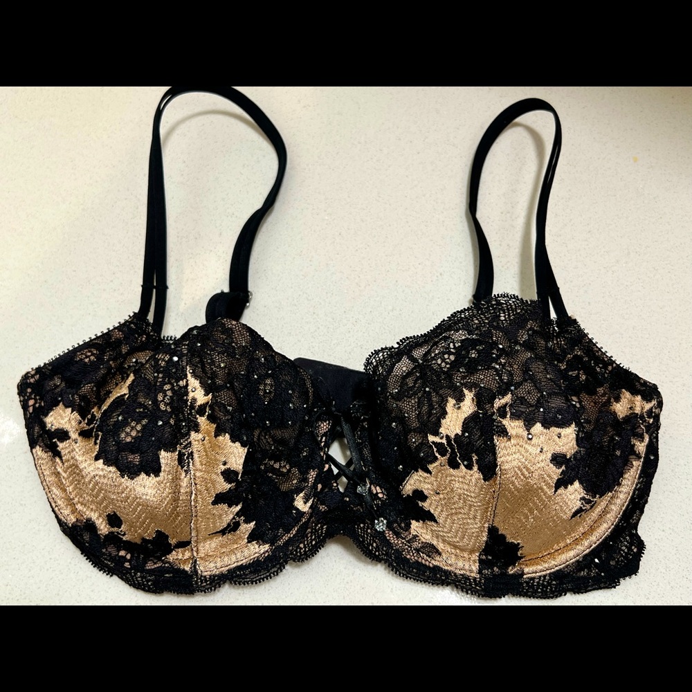 Victoria’s Secret Lace embroidery Bra Black & Bronze with crystal embellish 34D
